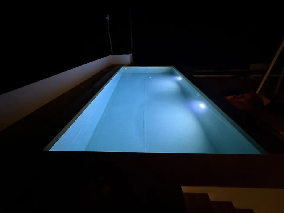 Φωτισμός LED τη νύχτα